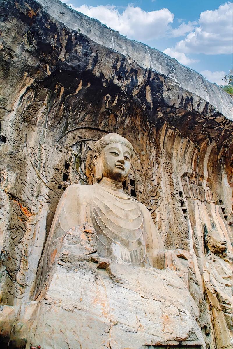 Longmen Grottoes - Thousands of Buddha statues carved into limestone cliffs